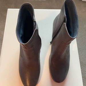 Ecco gray leather booties. Like new!